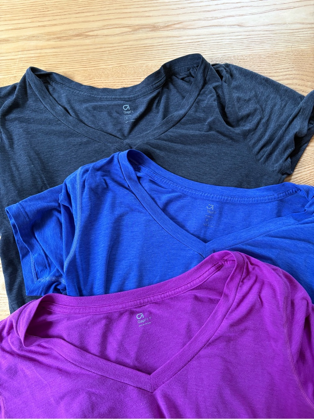 GAP V-Neck Short Sleeve Tees in Black, Blue, Magenta